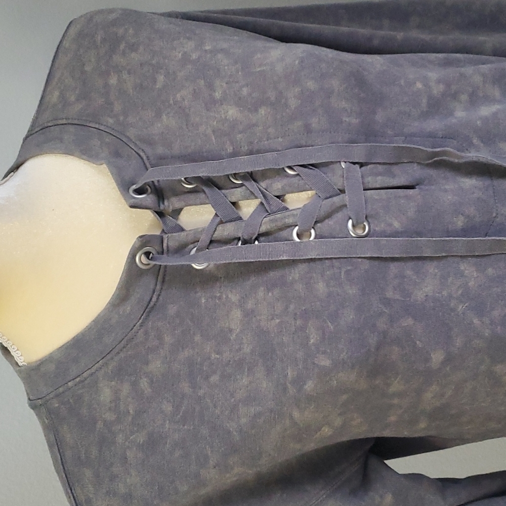 Mudd tie up Shirt - Picture 2 of 8